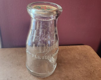 Antique Glass Half Pint Milk Bottle - Herpy's Dairy, Littleton Mass. - Original "Seasons Greetings" Cardboard Cap