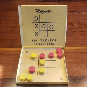 Vintage Magnetic Tik-Tak-Toe Travel Game - Drueke Games, Grand Rapids Michigan - no. 552 - 1960's