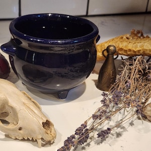 Vintage Cobalt Blue Ceramic 4&quot; Cauldron Pot *