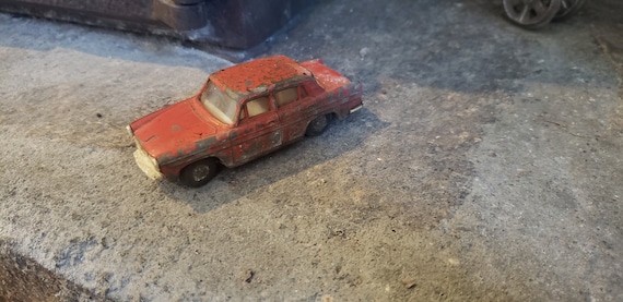 Vintage 1950's Red Austin A60 Cambridge Tri-ang Models by