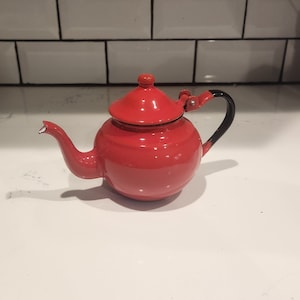 Vintage Mid-Century Red Enamel Single Serving Mini Teapot - 12 Fluid Ounces