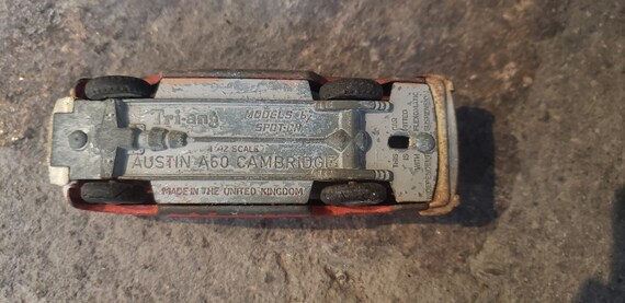 SPOT-ON AUSTIN A60 CAMBRIDGE 1/42スケール Sold at Auction: Spot-On