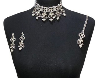 Pakistani Wedding Jewelry Set: Choker, Earrings & Tikka