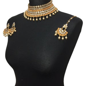 Kundan Style Indian Jewelry Set: Gold Necklace, Tikka & Earrings
