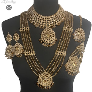 Pakistani Bridal Jewelry Set: Gold Necklace, Earrings, Tikka