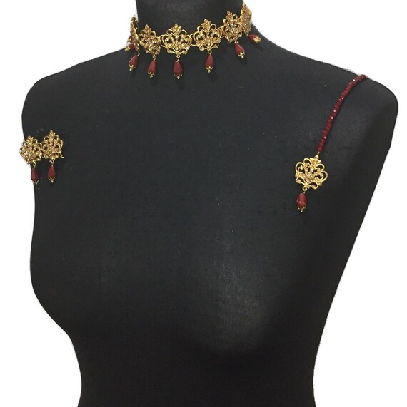 Elegant Maroon Pakistani Jewelry Set: Choker, Earrings, Tikka
