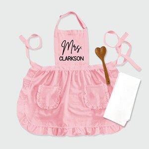 Custom Ruffled Apron, Personalized Frilly Kitchen Apron with Pockets Bild 10