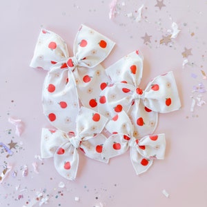 Back to School Fable Sailor Hair Bow Daisies and Apples