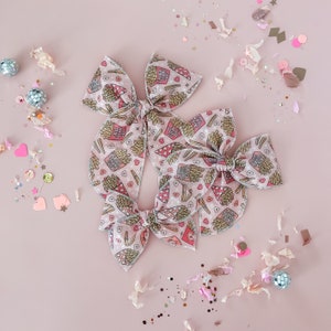 Valentine&#39;s Day Fable Sailor Hair Bow Fries Before Guys