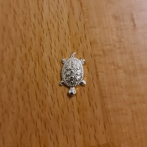 Purse Lucky charm, tiny amulet, Wallet turtle, money increase talisman, feng shui symbol Silver