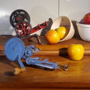 Mechanical Apple Peeler Rare and Unusual WORKING Condition 1871 Whittemore  Crank Handle Form 10.5 Wide X 7 High X 4.5 Deep 