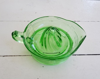 Uranium Anchor-Hocking Green Citrus Juicer Vintage Reamer