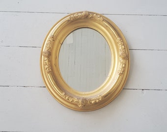 Victorian Giltwood Pomegranate Oval Frame