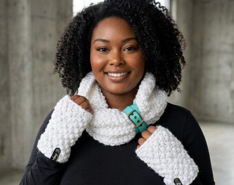 Conjunto de bufanda blanca de punto y guantes sin dedos / Bufanda gruesa de invierno / Regalo tejido a mano para ella / Soft Defiance