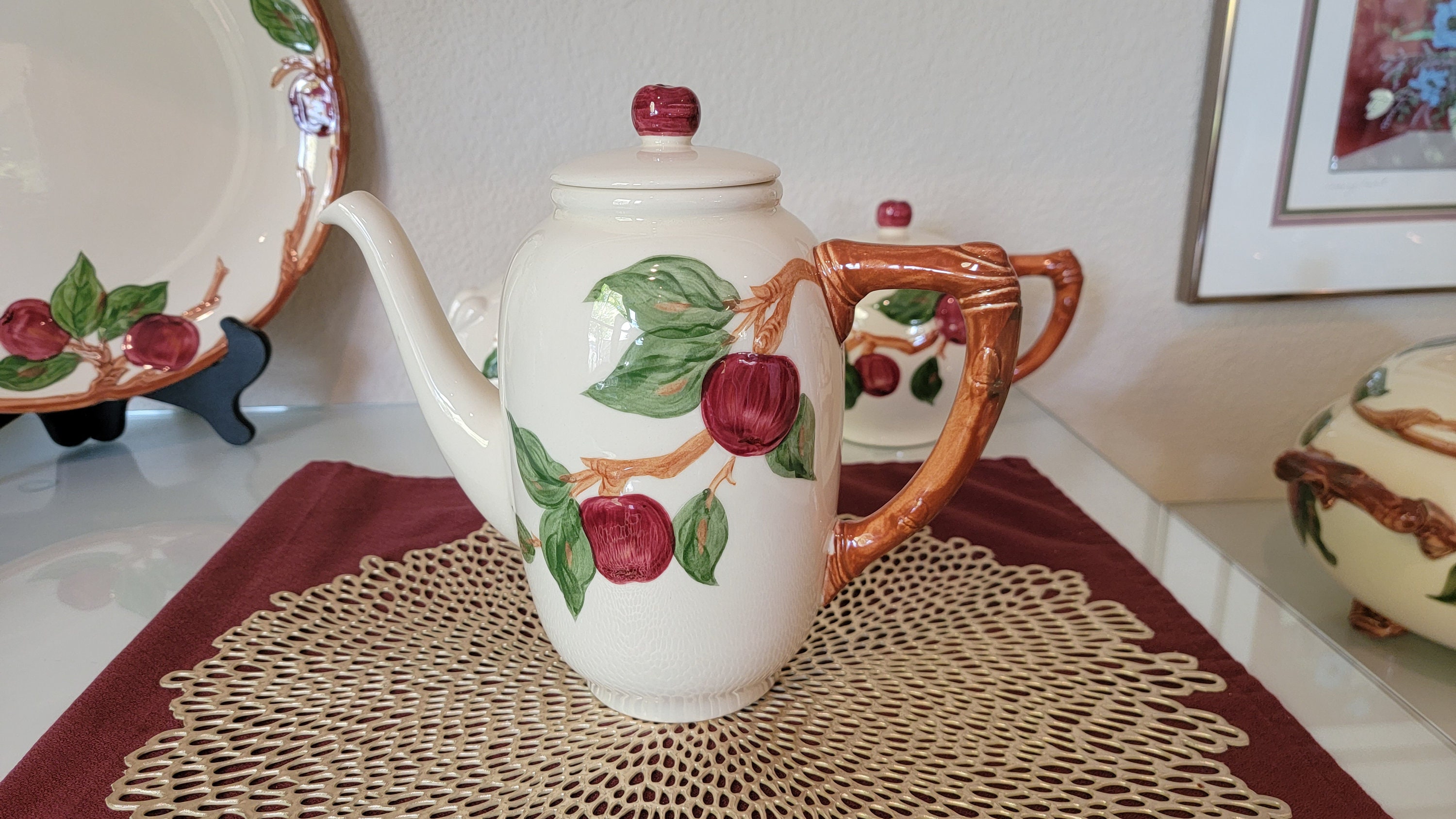 Franciscan Apple Coffee Pot Four Cups Excellent Circa 1949