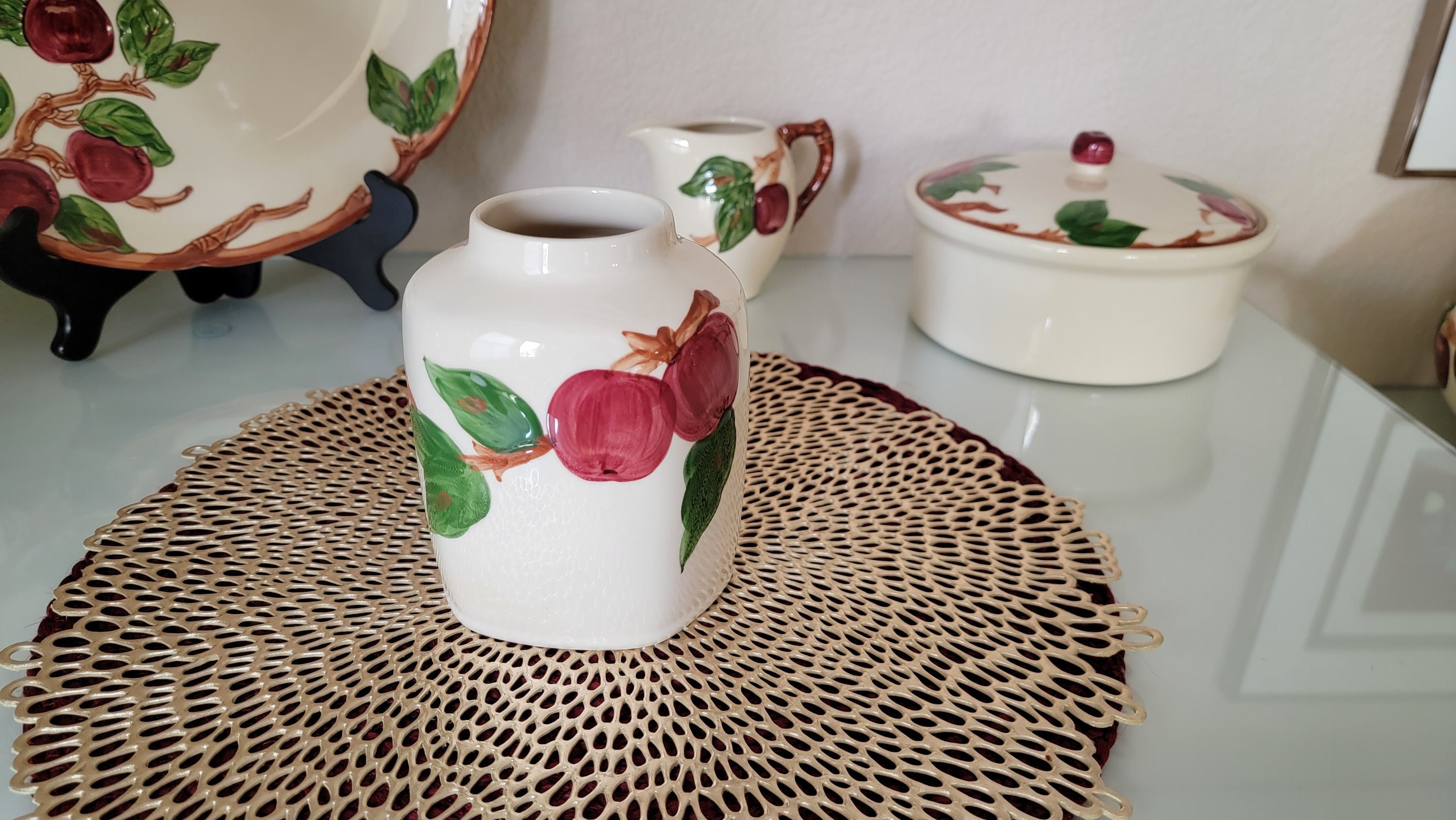 Franciscan apple top cookie jar