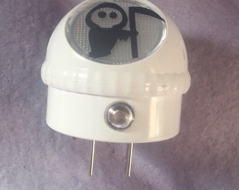 El enchufe Grim Reaper Death en Night Light se convierte en 360 * tiene sensor de encendido automático
