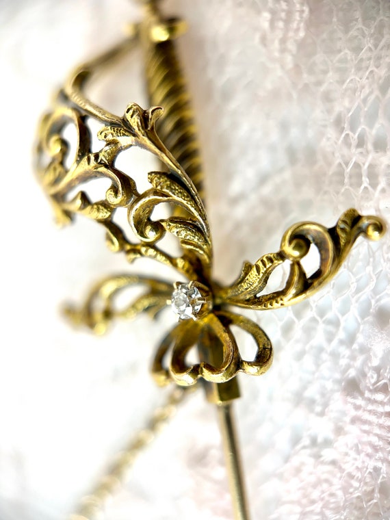 Victorian Gold Jabot Pin Gem