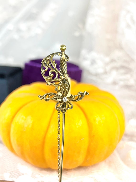 Victorian Gold Jabot Pin, 14K Gem