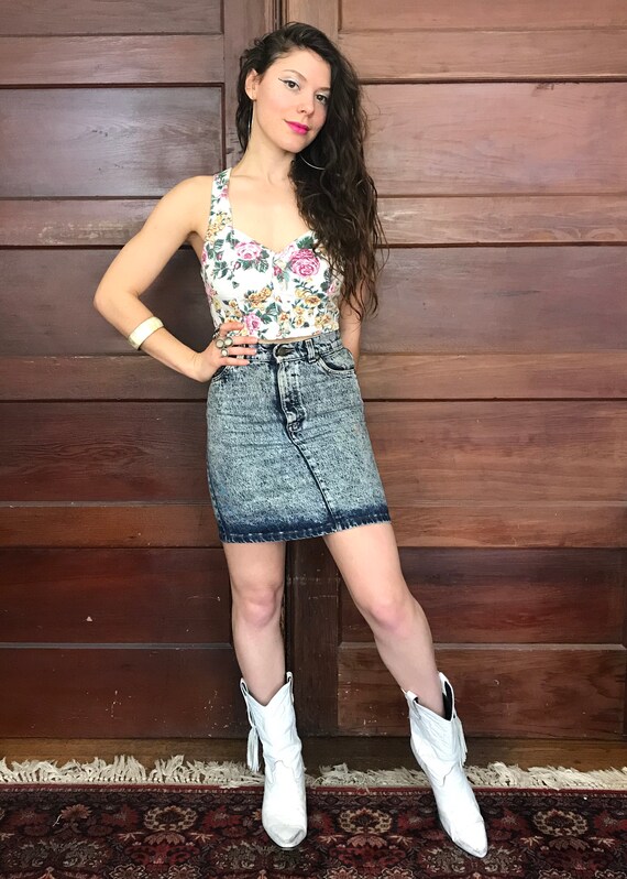 Smokin Tiny Levi’s Acid Wash Denim Skirt