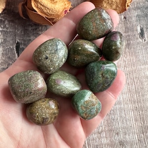 Ruby and zoisite crystal tumble stone