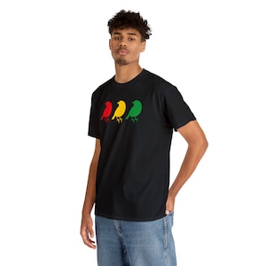 スリー・リトル・バーズTシャツ：ジャマイカの色彩、ボブ・マーリーにインスパイアされたデザイン