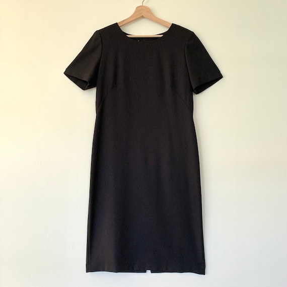 1990s Leslie Fay short sleeve sheath black dress