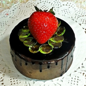 Edible Oval Isomalt Sugar Gems: Cake & Ring Box Cookie Decoration (48 Pieces, Size OV4)