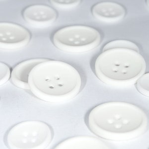 Set of Synthetic/Nylon Blazer Buttons 5 Large & 10 Small - CB44062 - White (Large ø20.0mm, Small ø15.0mm)