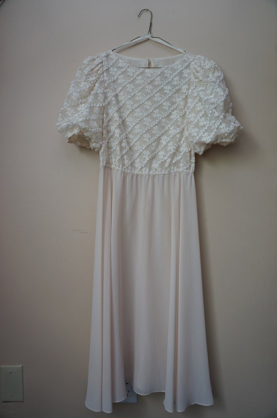 Beautiful 70/80s Lace Puff Sleeve Shift Dress - image 2