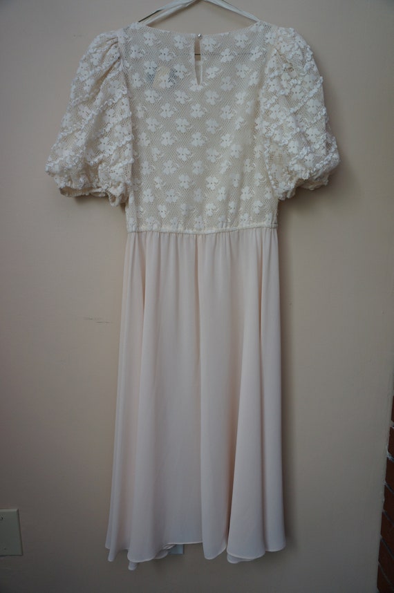 Beautiful 70/80s Lace Puff Sleeve Shift Dress - image 3