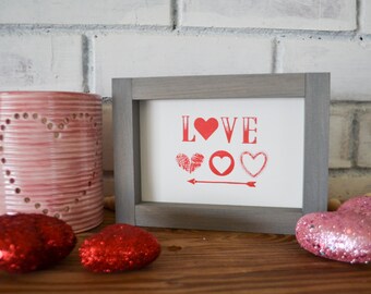 Valentine Decor: Framed Heart Sign
