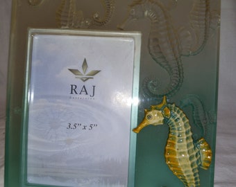 Vintage RAJ Resin Photo Frame with Beautiful 3D Seahorse on The Front and Seahorse Imprints on The Back