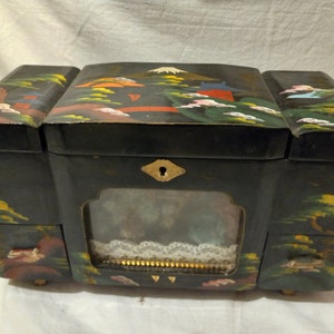 Vintage Wind Up Musical Oriental Japanese Painted Jewelry Box