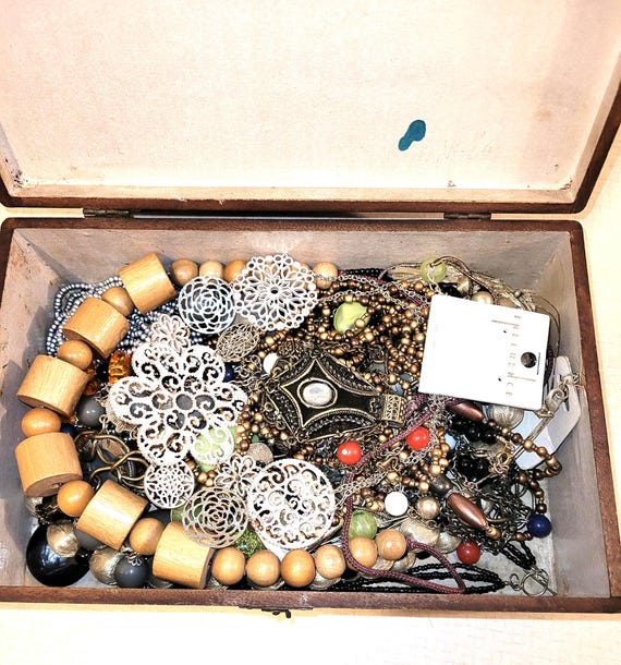 Vintage Wood RW Jenkinson Ideal Smokers Cigar Box with 15 Vintage Costume Necklaces