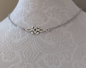 Antique Silver Celtic Necklace, Lightweight Layering necklace, Dainty Jewelry, Minimalist Floral Necklace