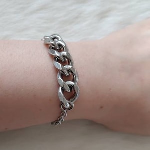 Chunky Stainless Steel Chain Bracelet: Mixed Widths, Minimalist Style