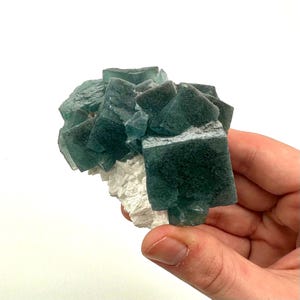 Fluorita azul rara de 398 g de Mongolia: hermoso ejemplar de cristal azul