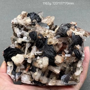 Quartz in Specular Hematite