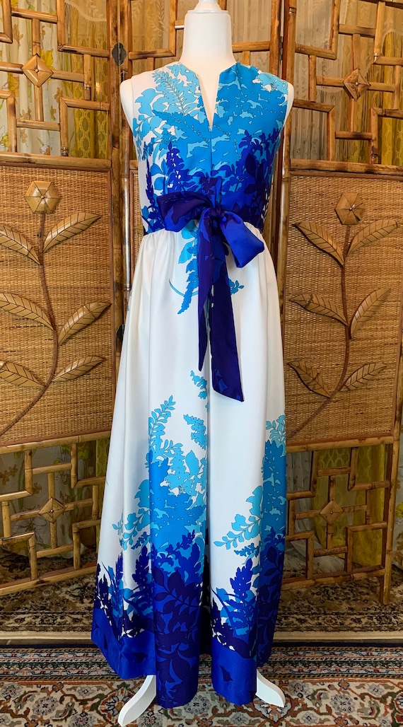 Vintage Waltah Clarke Blue and White 1960's Psyche
