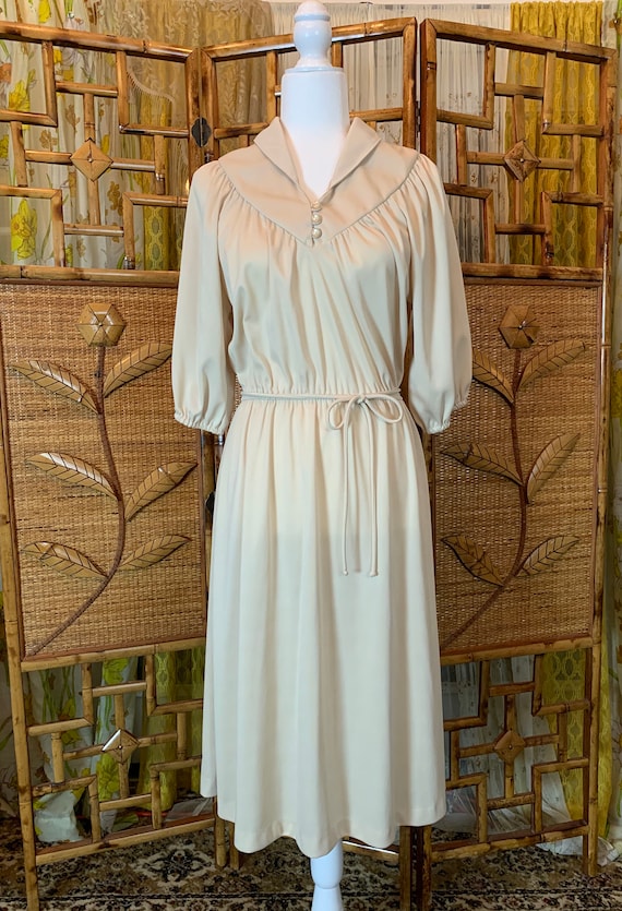 Vintage 1970's Cream Beige Neutral Dress with Elastic Waist and Tie Belt Large Vintage 1970's Cream Beige Neutral Dress with Elastic Waist and Tie Belt Large
