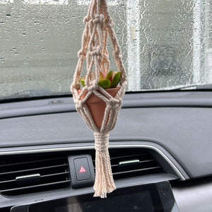Petite plant hanger