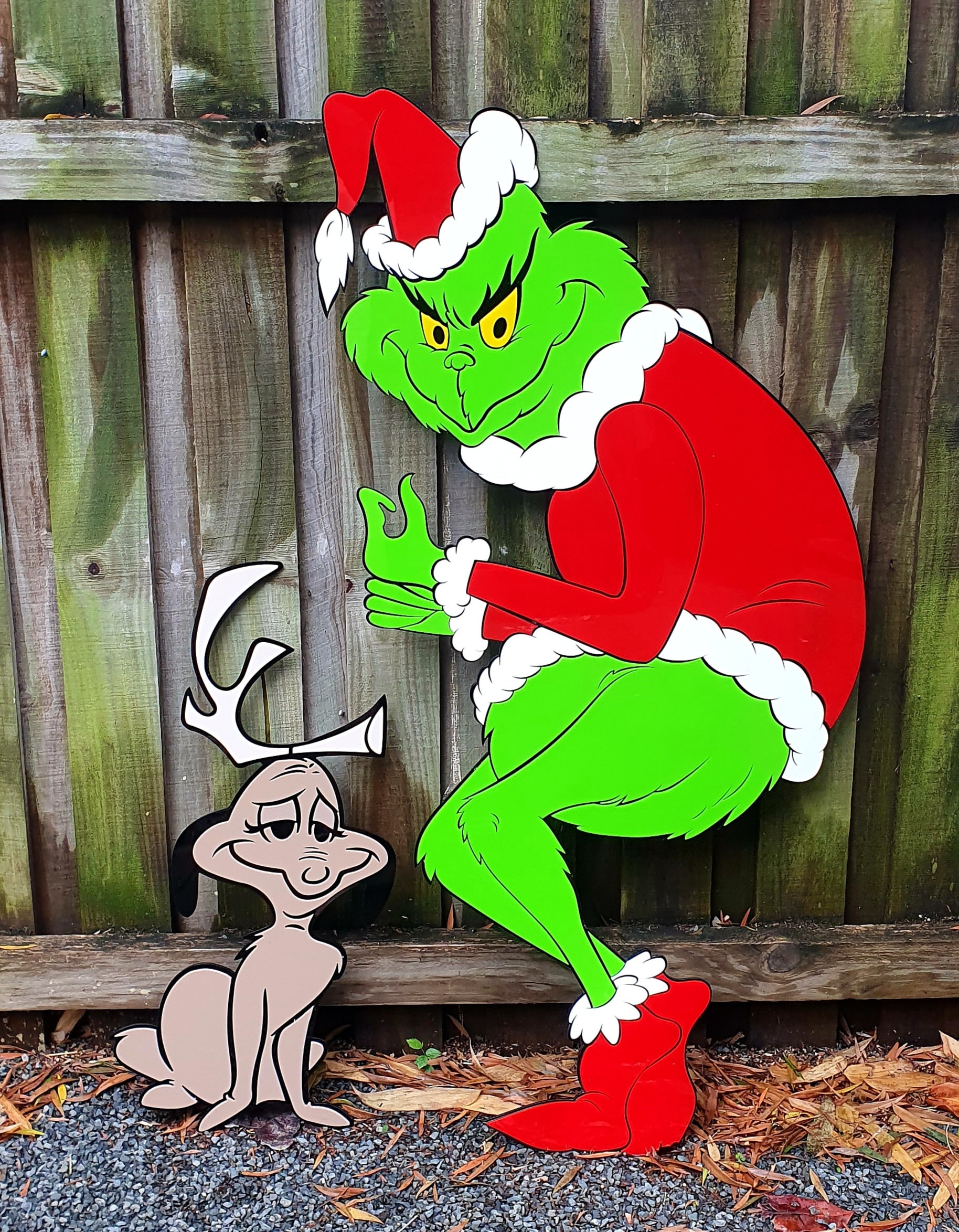 Grinch discount yard decoration