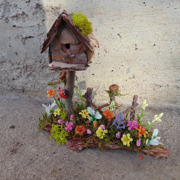 Fairy garden fence with birdhouse, Dollhouse fence, Fairy flowers, Easter garden, Miniature birdhouse, Miniature bird, Fence with bird, bird