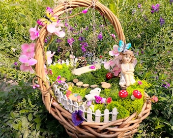 Fairy Garden in a basket,  Mini garden, fairy garden, fairy figurines, fairy garden set, fairy decoration, fairy scene, miniature garden