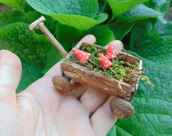 Carro de jardín de hadas, carro en miniatura, accesorios de jardín de hadas, carro de madera, mini carro rústico, hongos de hadas, adorno de hadas, hongo