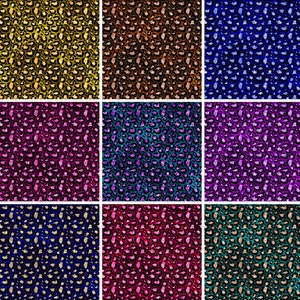Könnte beinhalten: Neun quadratische Bilder mit Leopardenmuster in verschiedenen Farben. Die Muster umfassen Gold, Braun, Blau, Pink, Türkis, Lila, Marine, Rot und Grün. Jedes Muster weist dunkle Flecken auf hellem Hintergrund auf.