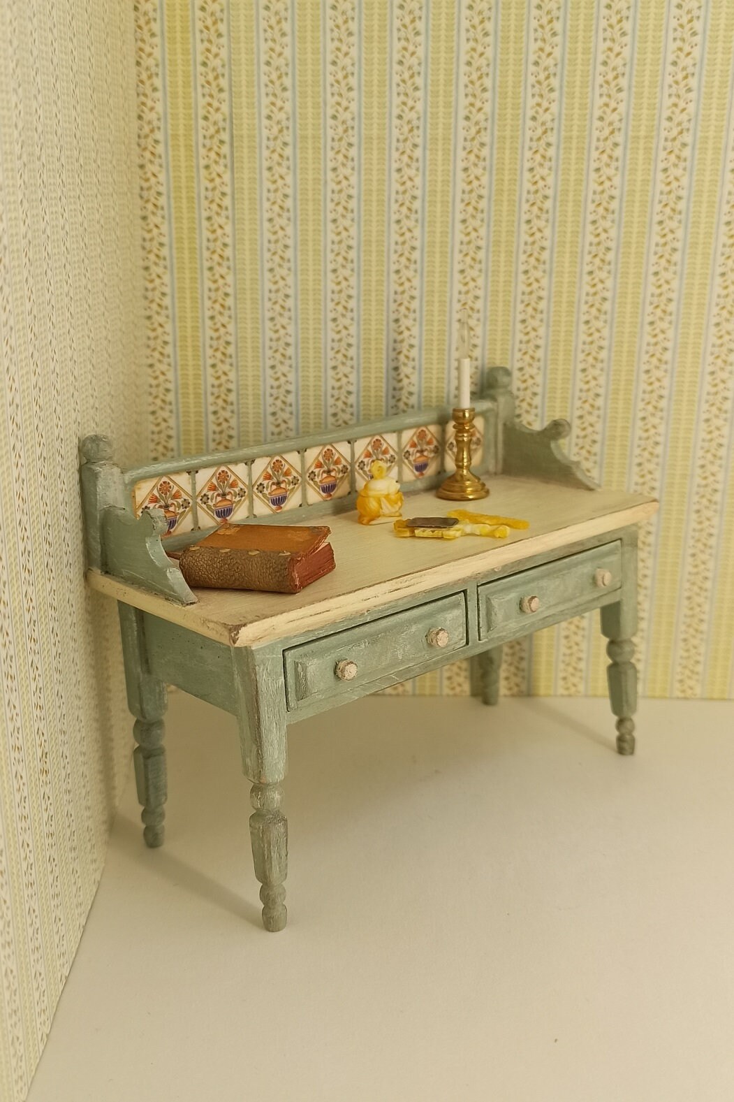 Table for dollhouses miniatures 1/12. Etsy
