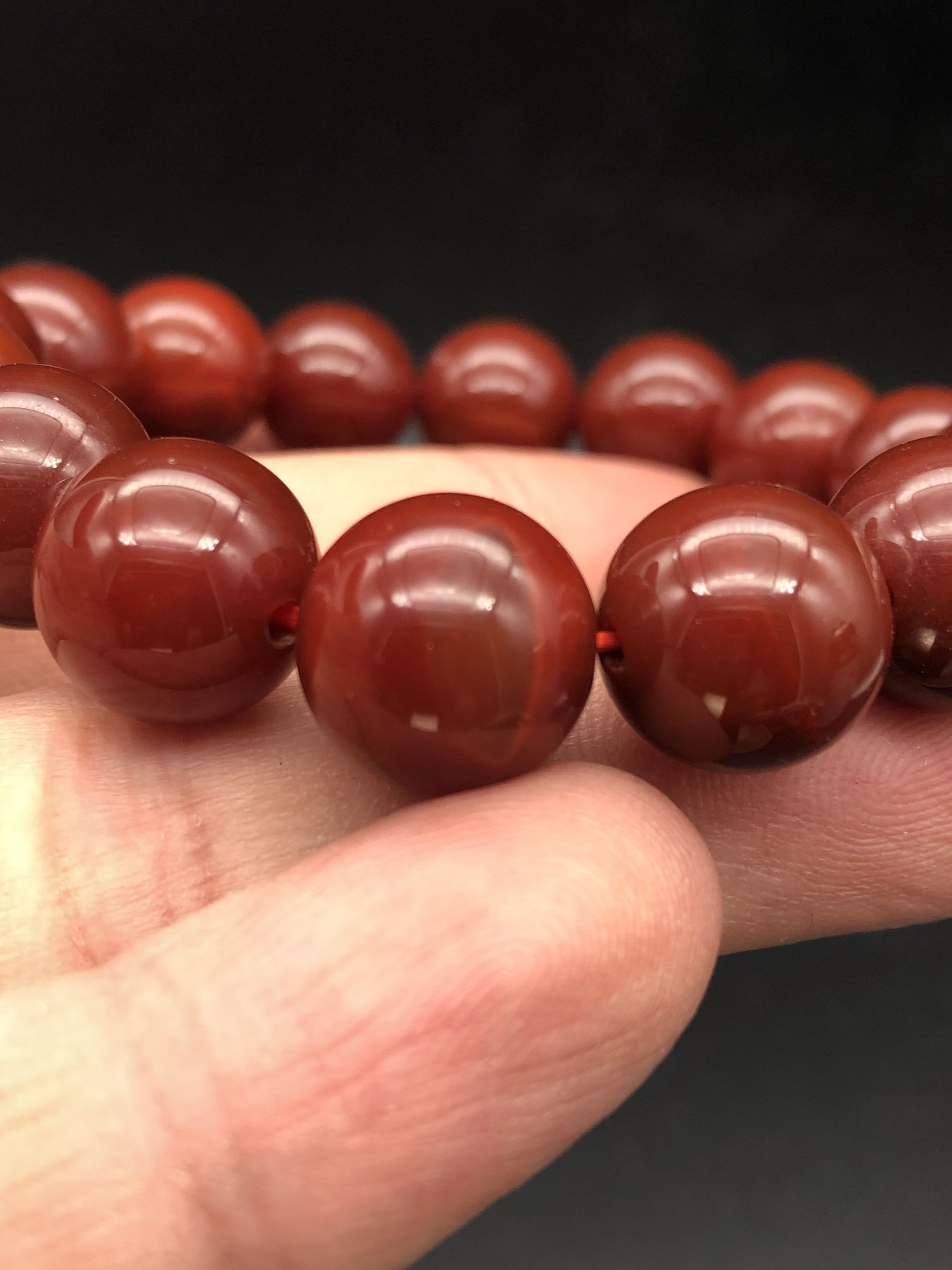 Museum-quality Wa Xi Nanhong Agate Bracelet - 12mm Blood Red Museum-quality Wa Xi Nanhong Agate Bracelet - 12mm Blood Red