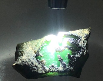 92 ct,icy, Burmese jade rough,green jadeite,Imperial jade,jadeite jade,翡翠原石,collect, invest,gift for her him